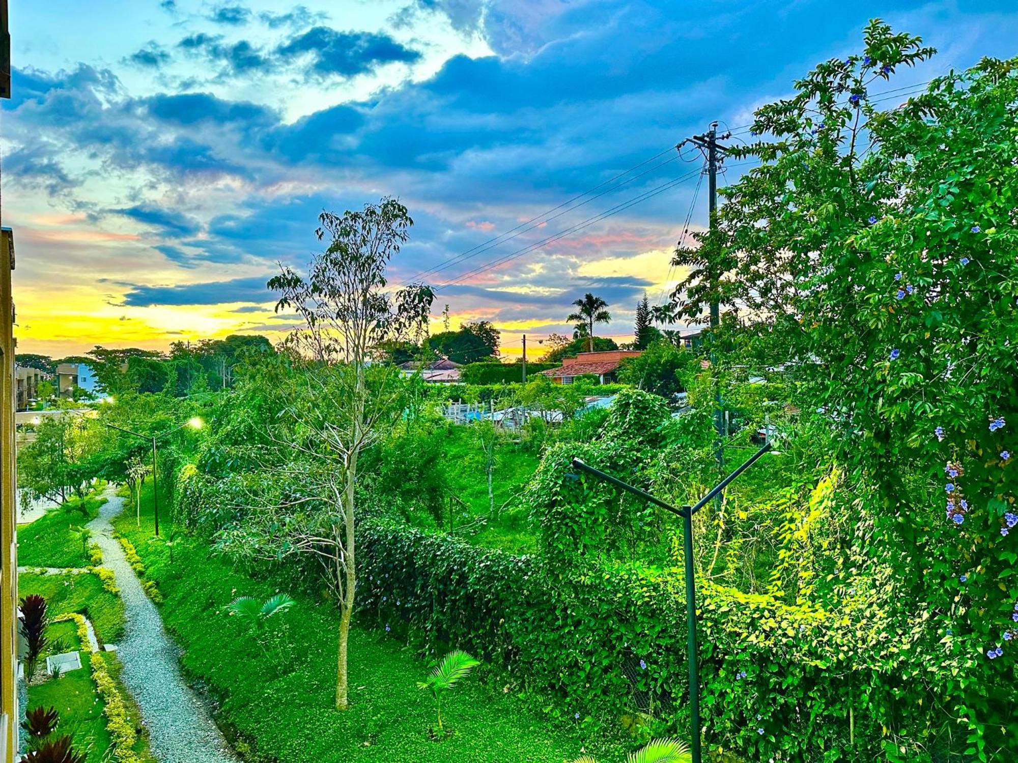 Apartamento Privado Vacacional A 5M Del Aeropuerto, 20 Minutos Del Parque Del Cafe Y Centro De Armenia Con 4 Piscinas, 3 Jacuzzi, Sauna By Molca Xperiences 3H Buitenkant foto